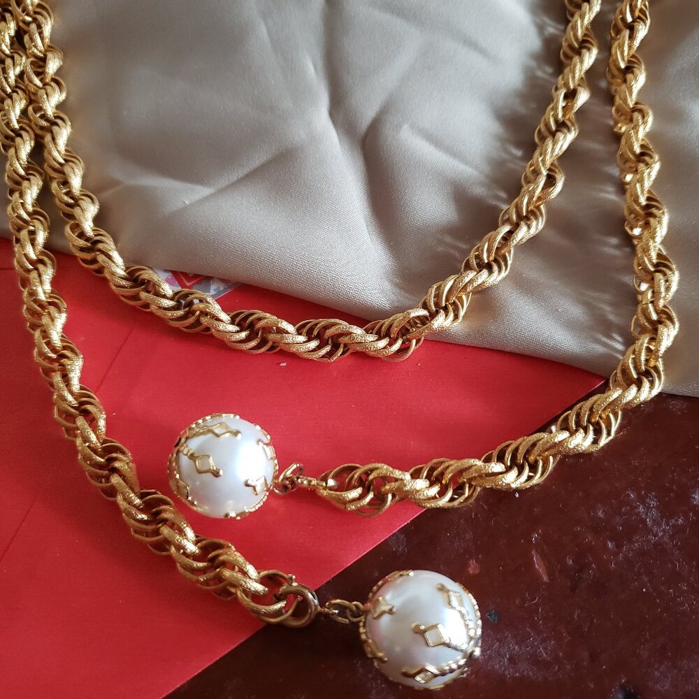 VINTAGE ESTATE GOLD-TONED LARIAT WRAP NECKLACE